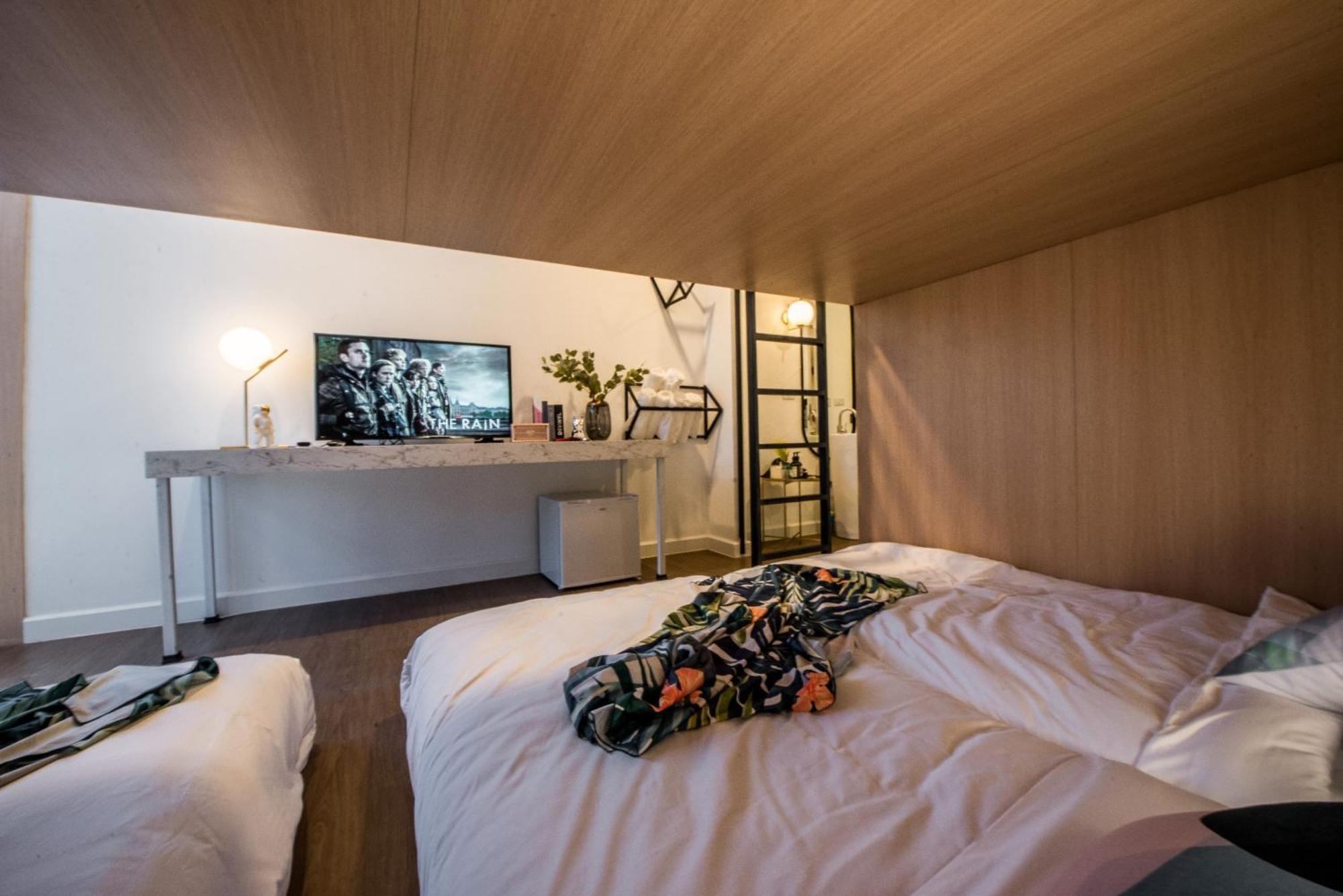 Theme Boutique Hotel Bangkok Makkasan Стая снимка