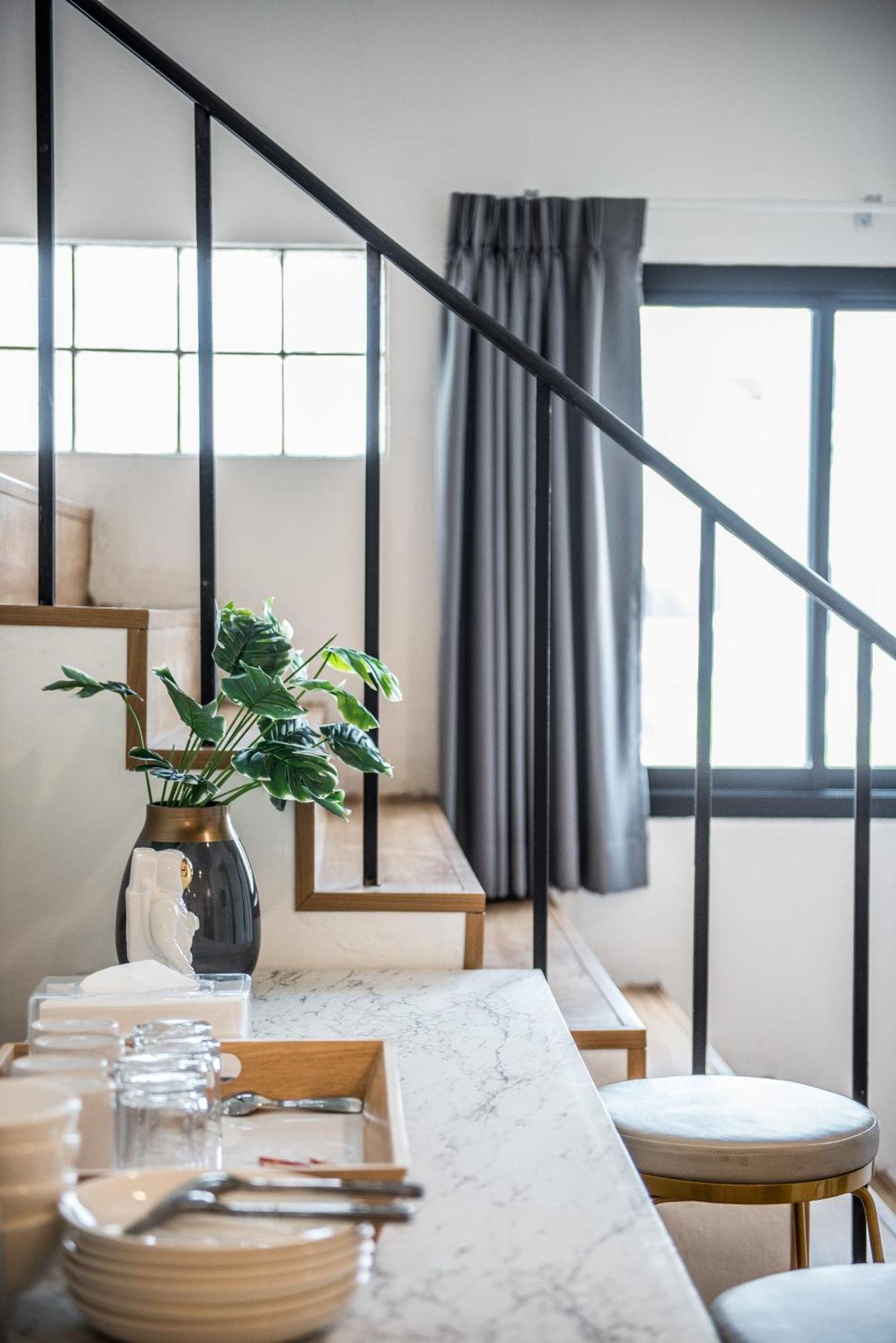 Theme Boutique Hotel Bangkok Makkasan Стая снимка