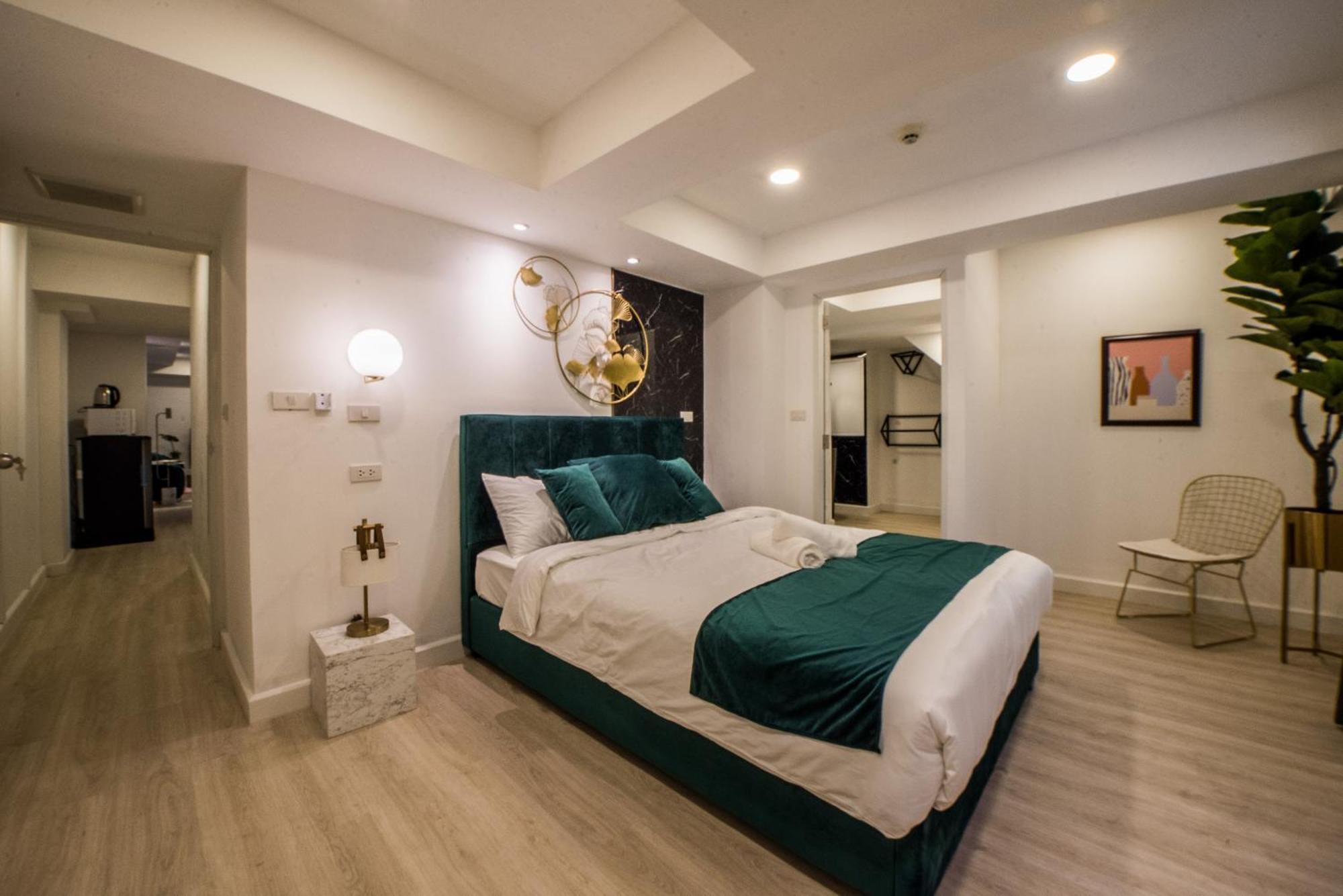 Theme Boutique Hotel Bangkok Makkasan Стая снимка