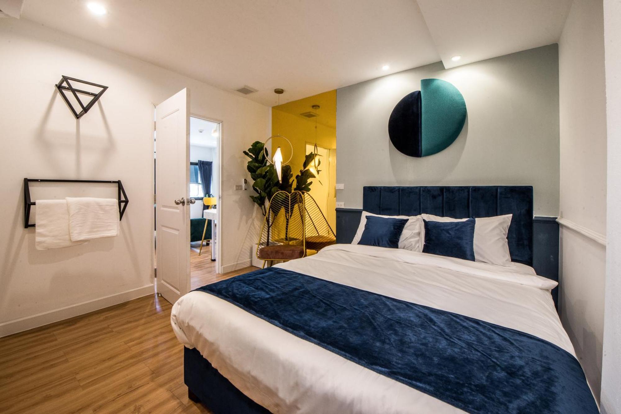 Theme Boutique Hotel Bangkok Makkasan Стая снимка